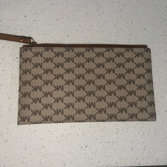 MICHAEL KORS clutch / wristlet - Picture 2 of 6
